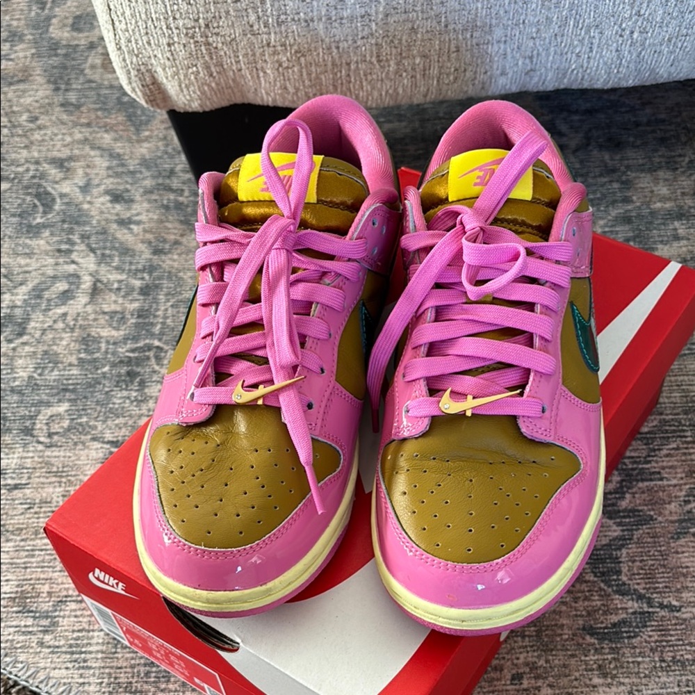 Parris Goebel x Wmns Dunk Low 'Playful Pink'